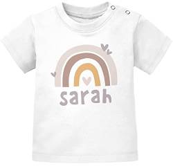 SpecialMe® Baby T-Shirt mit Namen personalisiert Regenbogen Skandi Stil Mädchen Jungen Kurzarm Bio-Baumwolle weiß 92/98 (16-24-Monate) von SpecialMe