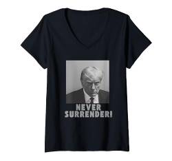 NEVER SURRENDER TRUMP FAHNDUNGSFOTO 2024 T-Shirt mit V-Ausschnitt von TRUMP 2024