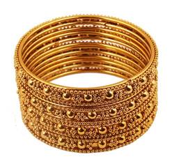 Touchstone Armreif Kollektion Indisches Bollywood Ethno Filigran mit modernem Twist Charmant Look Dicke Designer Schmuck Armreifen Armbänder für Damen 2.37 Set von 4 Gold von Touchstone