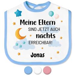 Baby Lätzchen „Eltern sind nachts erreichbar“ mit Namen personalisiert für Mädchen & Jungen - mit Klettverschluss – Spucktuch Latz Kinderlätzchen – Baby-Geschenke Taufgeschenke (Saum Blau, Blau) von True Statements