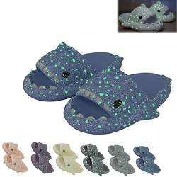 UERSUR Galaxy Shark Slides leuchten im Dunkeln,Shark Slippers Hai Hausschuhe Damen Herren Sommer non-slip and soft (Blau, Erwachsene, Damen, 36, Numerisch (von/bis), EU Schuhgrößensystem, 37, M) von UERSUR