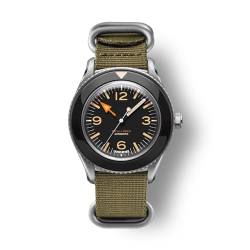 UNDONE Basecamp Klassische Armbanduhr für Herren, langlebig, Militär- und Vintage-inspiriert, wasserabweisend, automatische Armbanduhr mit 40 mm kratz- und stoßfestem Lexan-Linse, Grün , BCP-CLS-STD von UNDONE