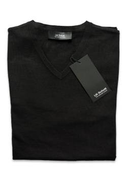 Geiranger V-Neck Schwarz von Uli Schott - The unknown brand