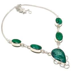 VACHEE Grün gefärbter Smaragd, fünf Edelsteine, handgefertigte Halskette, 45,7 cm, für Mädchen und Frauen, 925er Sterlingsilber vergoldeter Schmuck 3788 von VACHEE