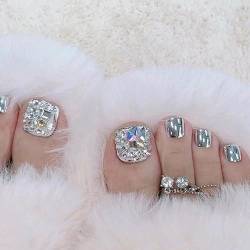 VEBONNY Mirror Silver Summer Beach Fake Toenails,Diamond-Studded Punk Style Press on Nails,Glossy Artificial Short Square False Toe Nails VEBONNY FT-055 von VEBONNY