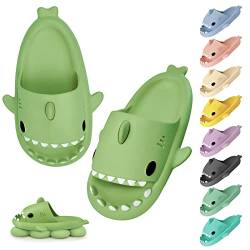 Vertvie Unisex Hai Hausschuhe Damen Badeschuhe Herren Shark Slippers rutschfest Cloud Slides Open Toe Strand Soft Badelatschen Shark Badeschlappen Niedliche Cartoon-Sandalen Sommer(Grün,44/45) von Vertvie