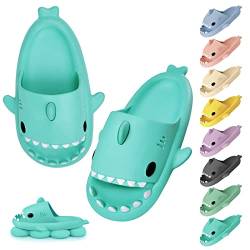 Vertvie Unisex Hai Hausschuhe Damen Badeschuhe Herren Shark Slippers rutschfest Cloud Slides Open Toe Strand Soft Badelatschen Shark Badeschlappen Niedliche Cartoon-Sandalen Sommer(Minzgrün, 40/41) von Vertvie