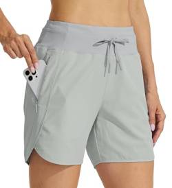 WILLIT Damen 5" Athletische Laufshorts Schnelltrockene Workout Wandershorts Running Jogging Laufhose High Waisted Aktiv Shorts Zippertasche Hellgrau S von WILLIT