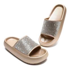 Waysoland Badelatschen Damen,Mode Strassstein Badeschlappen Cozy Slides Damen Wolkenschuhe Rutschfest Bequeme Dicke Sohle Sommer Hausschuhe für Geschenk(Gold,38 EU) von Waysoland