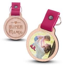 Wogenfels - Schlüsselanhänger aus Holz mit kratzfestem Foto und Gravur Super Mama (pinkes Lederband) von Wogenfels