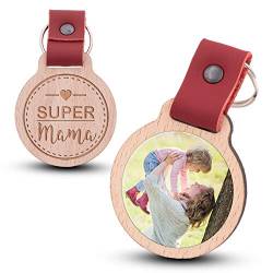 Wogenfels - Schlüsselanhänger aus Holz mit kratzfestem Foto und Gravur Super Mama (rotes Lederband) von Wogenfels