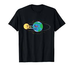 Love Earth and Moon T-Shirt Happy Stars Planets Space Orbit T-Shirt von Wowsome!