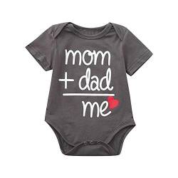 YEBIRAL Unisex Baby Strampler mit Spruch Mom + Dad Baby Body Kurzarm für Jungen und Mädchen von YEBIRAL