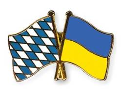 Yantec Freundschaftspin Bayern - Ukraine Pin Anstecknadel Doppelflaggenpin von Yantec Pins