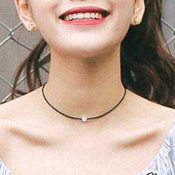 Yienate Fashion Love Halskette Choker Kette Silber Tiny Heart zierliches Leder Halsband Kurz Punk Charm Halskette für Frauen und Mädchen von Yienate