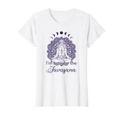Yoga Meditation mit Mondphasen und Here For The Savasana T-Shirt von Yoga Kleidung Damen und Meditation Geschenke