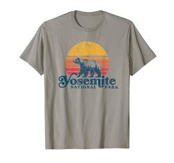 Yosemite National Park Vintage Bear and Retro Sun Graphic T-Shirt von Yosemite Half Dome Graphic Threads