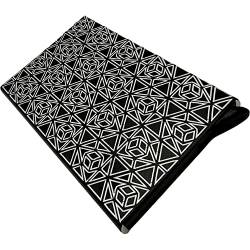 b behover. Minimalist Black Credit Card Holder with White Pattern - Durable and Fashionable Card Wallet for Essential Cards von b behover.