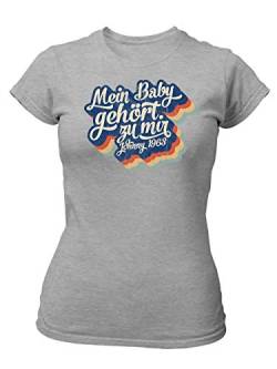 clothinx Mein Baby Gehört zu Mir | Kult Film Motiv der 80er Jahre | Frances und Johnny Tanzwettbewerb | Liebevoll gestaltetes Disco Fever Design Damen T-Shirt Fit Grau Gr. XL von clothinx