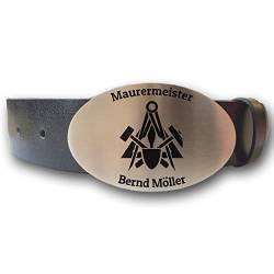 elbedruck Ledergürtel mit ovaler Gürtelschnalle Zunftzeichen Maurer und Wunschgravur personalisiert Dein Text Name Gürtel Geschenk Meurer Betonbauer (M (Länge 110 cm)) von elbedruck