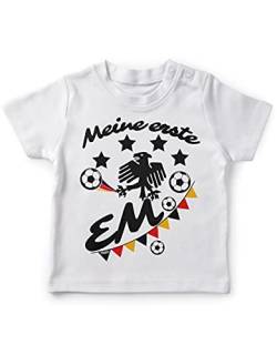 Mikalino Baby/Kinder T-Shirt mit Spruch für Jungen Mädchen Unisex Kurzarm Meine erste EM | handbedruckt in Deutschland, Farbe:Weiss, Grösse:68-74 von miKalino