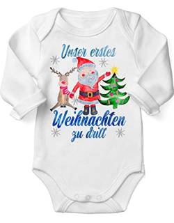 miKalino Babybody mit Spruch für Jungen Mädchen Unisex Langarm Unser erstes Weihnachten zu dritt (blau) | handbedruckt in Deutschland | Handmade with love, Farbe:weiss, Grösse:68 von miKalino