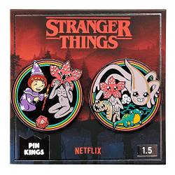 Numskull Pin Kings Offizielle Stranger Things 1.5 Anstecknadel aus Metall, Emaille, 2 Stück auf einer Rückseite von numskull