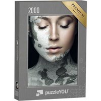 puzzleYOU Puzzle Frau mit mineralischer Maske, schwarz-weiß, 2000 Puzzleteile, puzzleYOU-Kollektionen Fotokunst, Moderne Puzzles von puzzleYOU