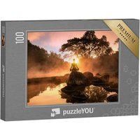 puzzleYOU Puzzle Junge Frau meditiert am See, 100 Puzzleteile, puzzleYOU-Kollektionen Menschen, Entspannung von puzzleYOU