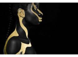 Acrylglasbild QUEENCE "Amun-Re" Bilder Gr. B/H: 75 cm x 50 cm, Acrylglasbild Frau Querformat, 1 St., goldfarben (schwarz, goldfarben) Acrylglasbilder von queence