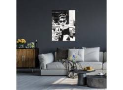 Acrylglasbild QUEENCE "Audrey Hepburn" Bilder Gr. B/H/T: 40 cm x 60 cm x 0,4 cm, Schwarz-Weiß-Stars-Frau Hochformat, grau Acrylglasbilder von queence