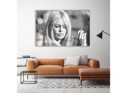 Acrylglasbild QUEENCE "Brigitte Bardot" Bilder Gr. B/H/T: 60 cm x 40 cm x 0,4 cm, Schwarz-Weiß-Stars-Frau Querformat, grau Acrylglasbilder von queence