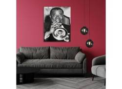 Acrylglasbild QUEENCE "Louis Armstrong" Bilder Gr. B/H/T: 60 cm x 90 cm x 0,4 cm, Schwarz-Weiß-Mann-Stars Hochformat, grau Acrylglasbilder von queence