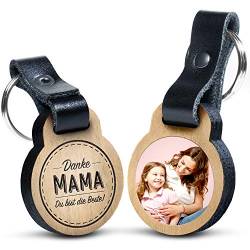 Premium „Danke Mama - Du bist die Beste“ - Foto-Schlüsselanhänger aus Eichenholz mit Gravur und kratzfestem Foto in Farbe - personalisierte Geschenkidee für Muttertag, Vatertag von schenkYOU