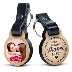 Premium „Für die beste Mama der Welt“ - Foto-Schlüsselanhänger aus Eichenholz mit Gravur und kratzfestem Foto in Farbe - personalisierte Geschenkidee für Muttertag, Vatertag von schenkYOU
