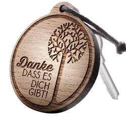 schenkYOU Premium Schlüsselanhänger aus Nussbaumholz vorgraviert - personalisierte Geschenkidee - Gravur „Danke, dass es dich gibt von schenkYOU