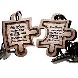 schenkYOU Premium Schlüsselanhänger aus Nussbaumholz vorgraviert - personalisierte Geschenkidee für Muttertag, Vatertag - Gravur „Die Liebe zwischen Mutter und Tochter„ von schenkYOU