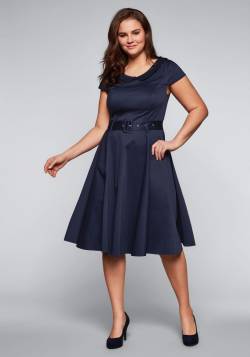 Große Größen: Kleid mit Bubikragen und Stoffgürtel, marine, Gr.50 von sheego by Joe Browns