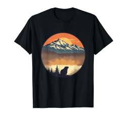 Murmeltier Berge Wald Sonnenuntergang Vintage Retro T-Shirt von tatia4design