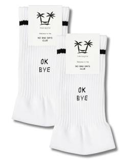 vacayto 2 Paar Statement Socken mit Spruch Ok Bye für Damen & Herren in weiß von vacayto