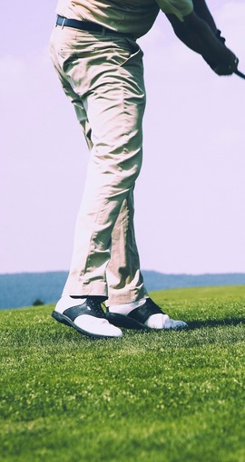 Rauf auf’s Grün – Der richtige Golf-Schuh